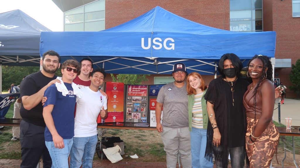 Image of USG Governing Board Members at 2024 Involvement Fair 